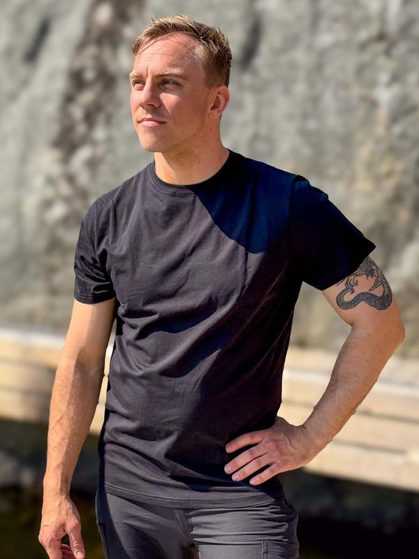 Hoppin T-skjorte Svart Unisex